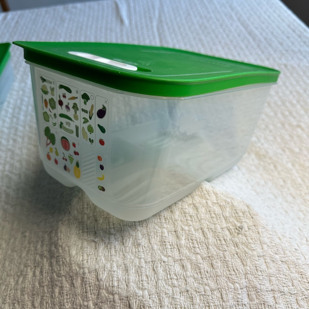 Tupperware Fridge-mate Vegetable and fruit storage‎